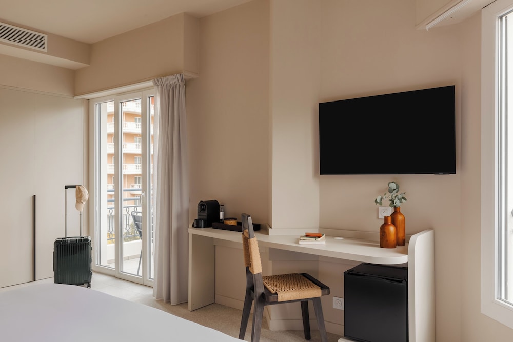 yelo promenade powered by sonder