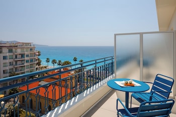 yelo promenade powered by sonder