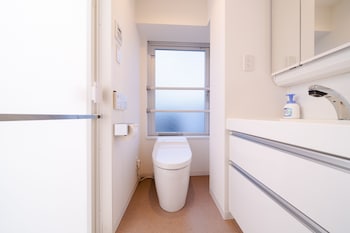 tora hotel sensoji sunny