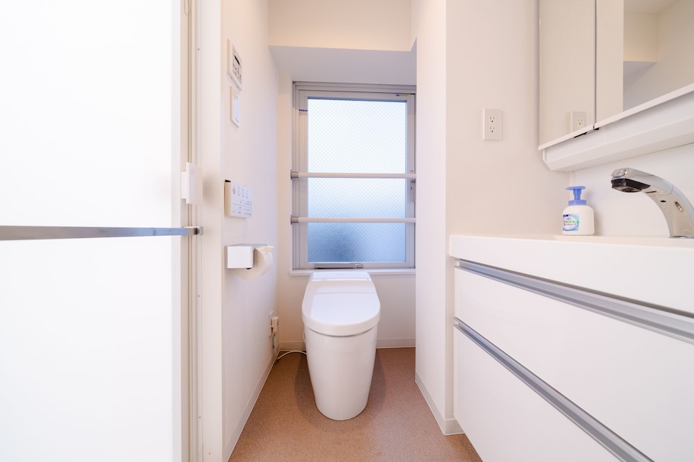 tora hotel sensoji sunny