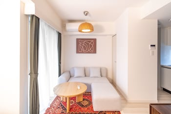 tora hotel sensoji sunny