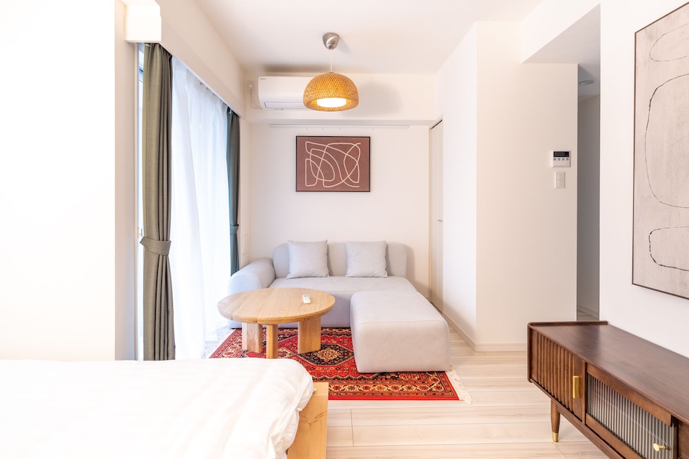 tora hotel sensoji sunny