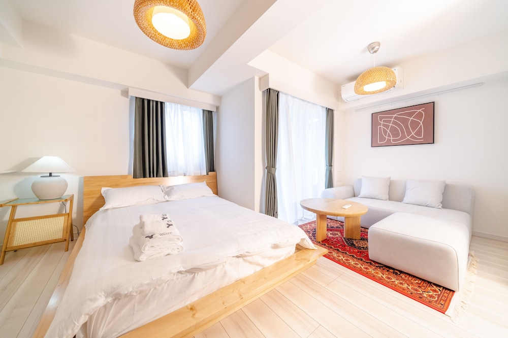 tora hotel sensoji sunny