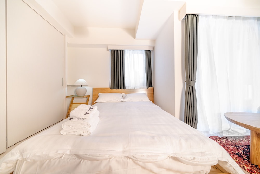 tora hotel sensoji sunny