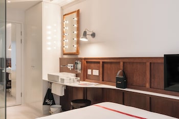 ruby stella hotel london