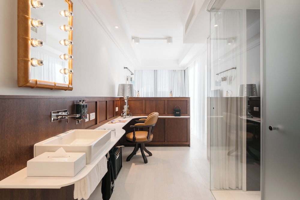 ruby stella hotel london