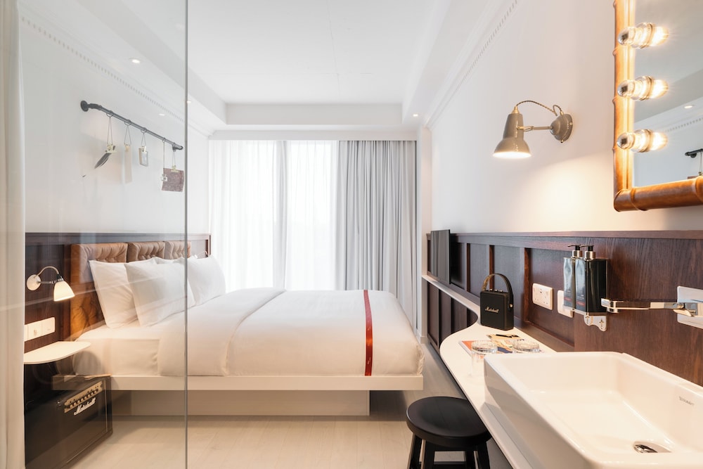 ruby stella hotel london