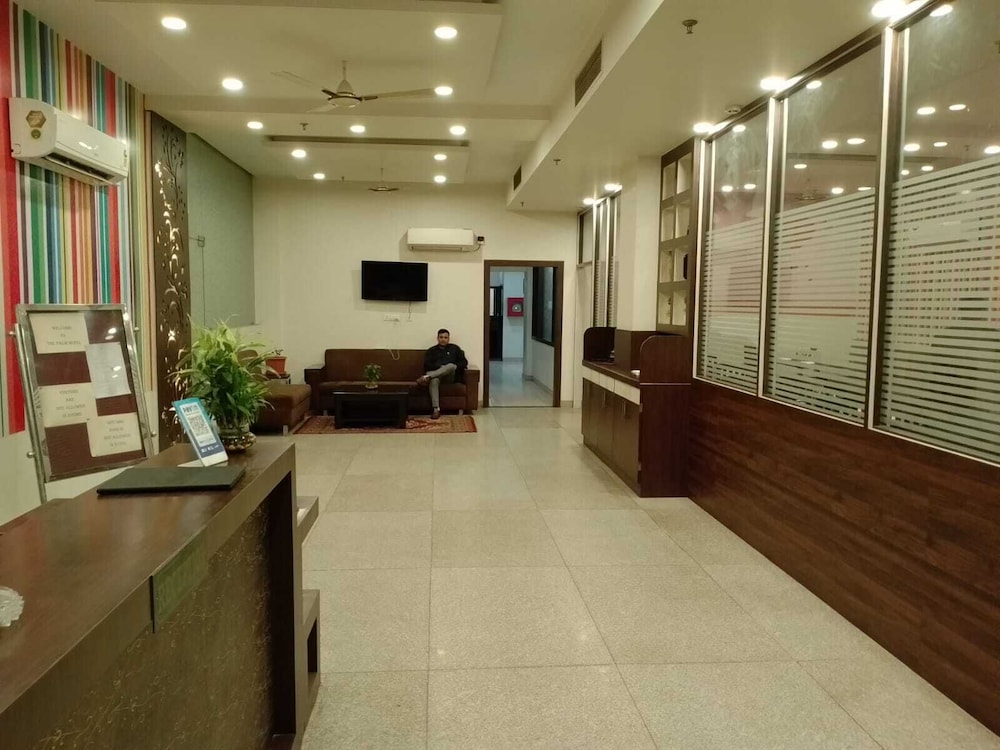 the palm hotel and restaurant