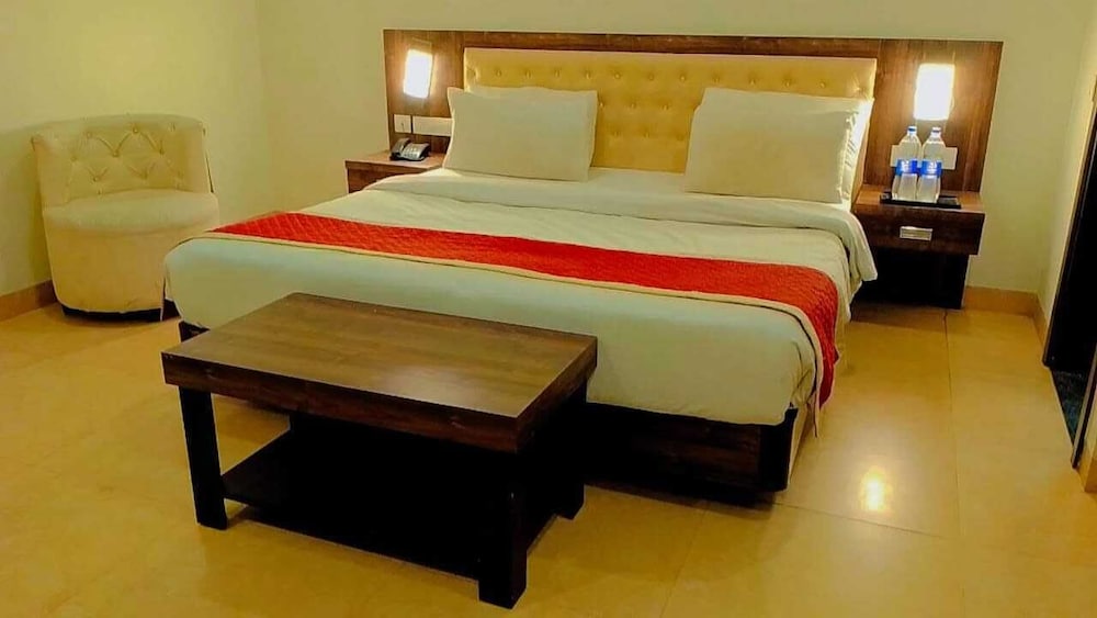 the palm hotel and restaurant