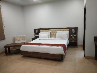 the palm hotel and restaurant