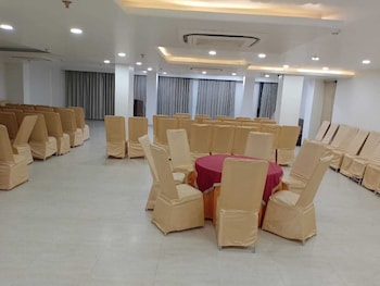 the palm hotel and restaurant