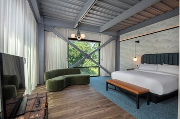 james newbury hotel
