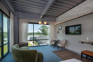james newbury hotel