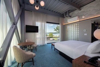 james newbury hotel