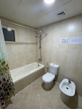 pharaohs inn deira hostel