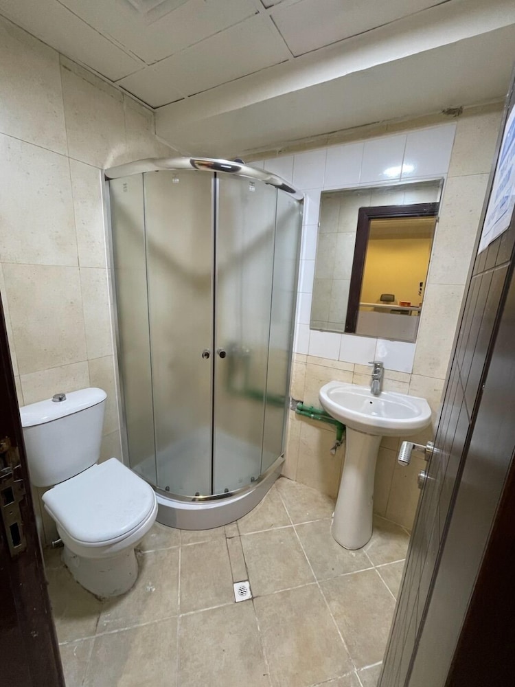 pharaohs inn deira hostel