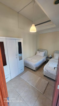 pharaohs inn deira hostel