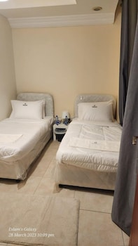 pharaohs inn deira hostel