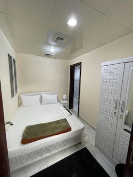 pharaohs inn deira hostel