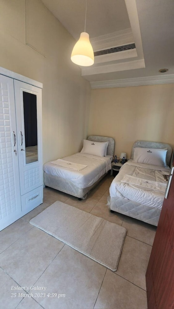 pharaohs inn deira hostel