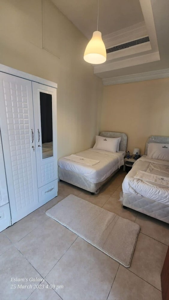 pharaohs inn deira hostel