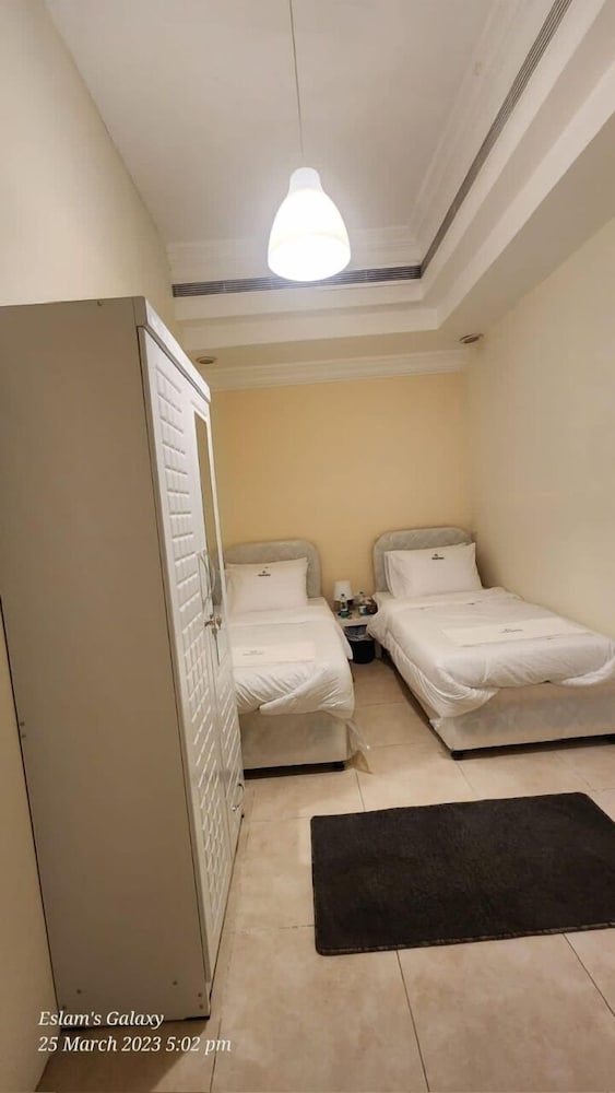 pharaohs inn deira hostel