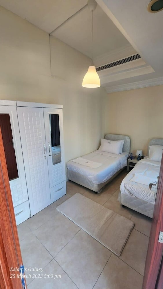 pharaohs inn deira hostel