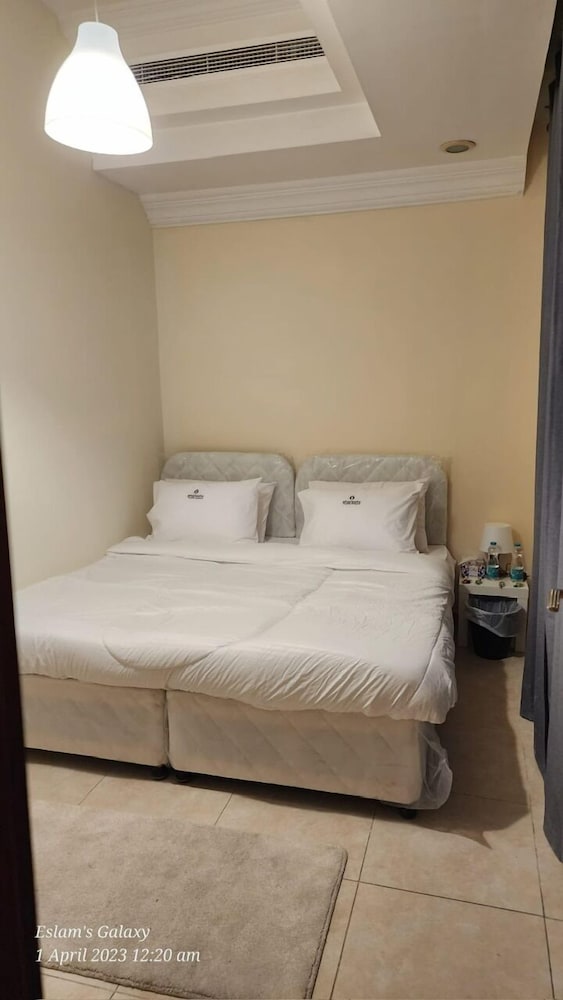 pharaohs inn deira hostel