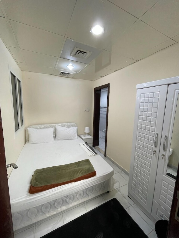 pharaohs inn deira hostel