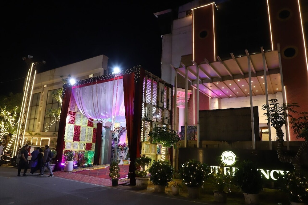 capital o 1299 hotel mukut regency