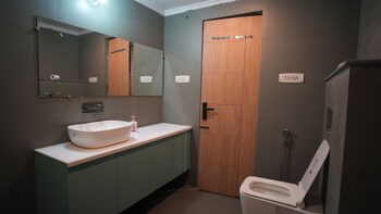 capital o 1299 hotel mukut regency