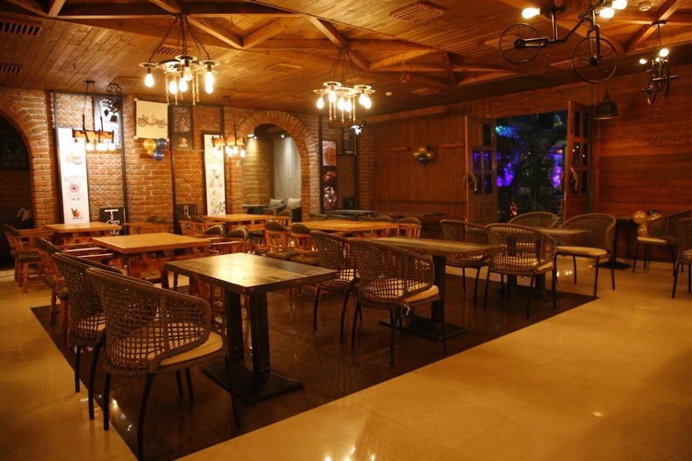 capital o 1299 hotel mukut regency