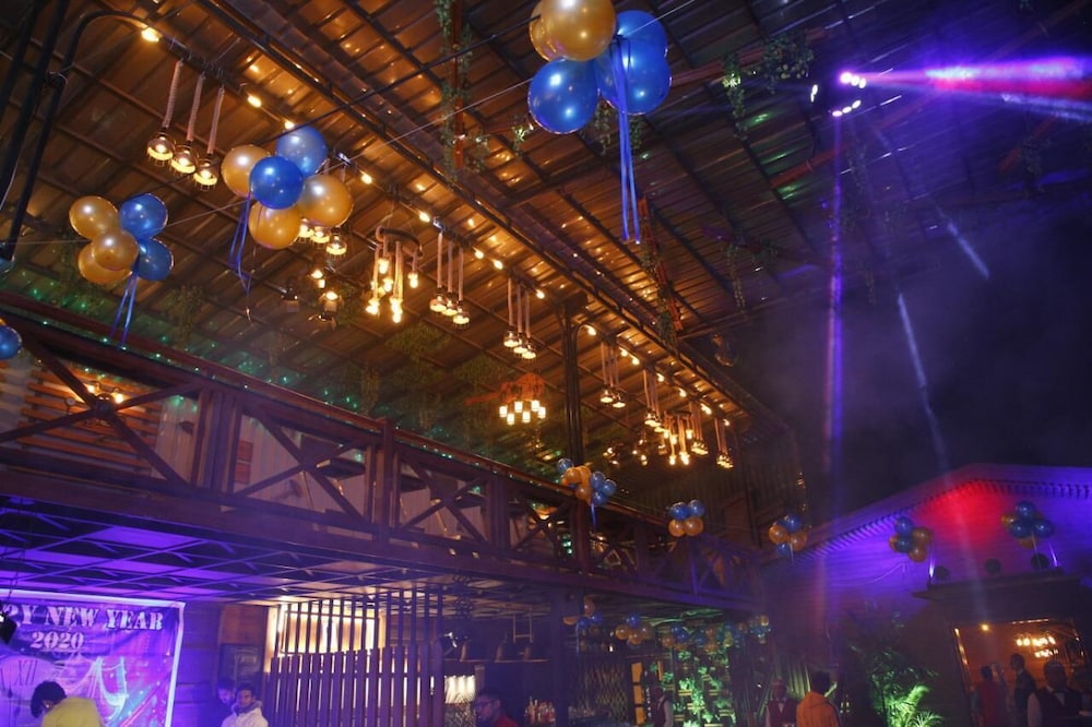 capital o 1299 hotel mukut regency