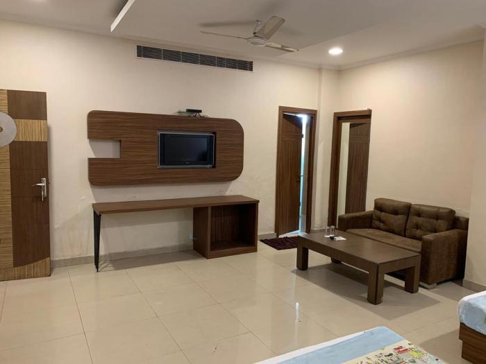 capital o 1299 hotel mukut regency