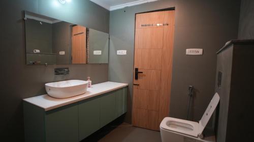 capital o 1299 hotel mukut regency