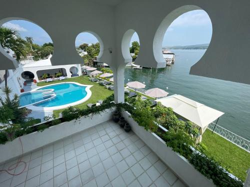 marina palace teques