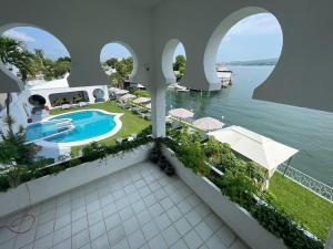 marina palace teques