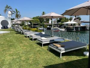 marina palace teques