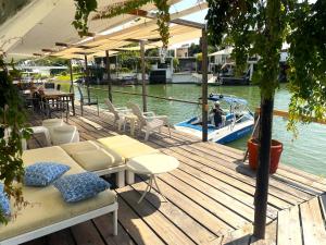 marina palace teques