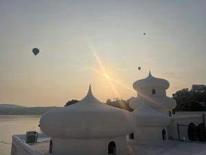 marina palace teques