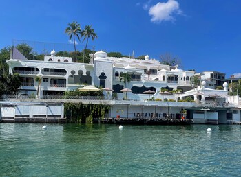 marina palace teques