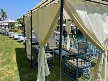 marina palace teques