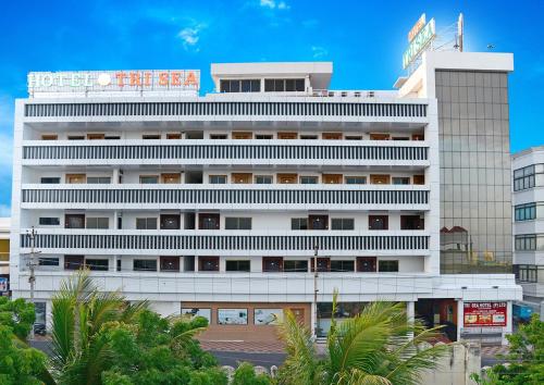 tri sea hotel