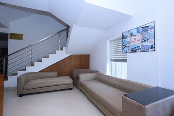 oyo flagship 16910 hotel prince palace