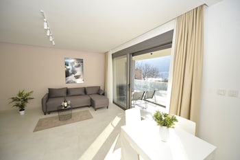 solaris lux apartments