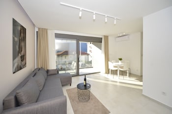 solaris lux apartments