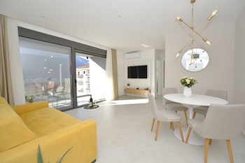 solaris lux apartments