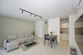 solaris lux apartments