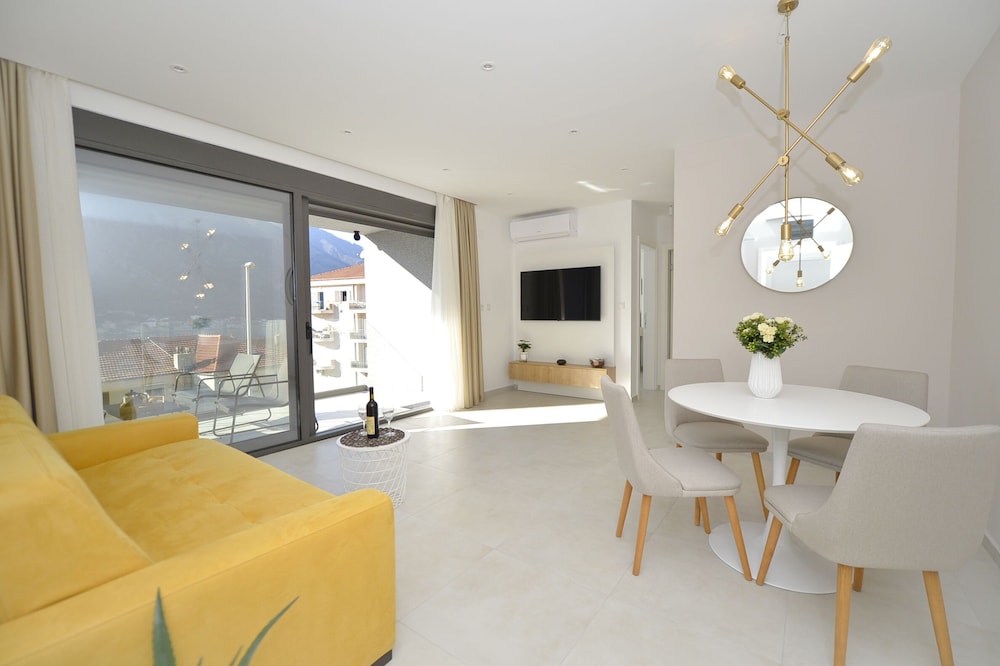 solaris lux apartments