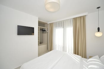 solaris lux apartments